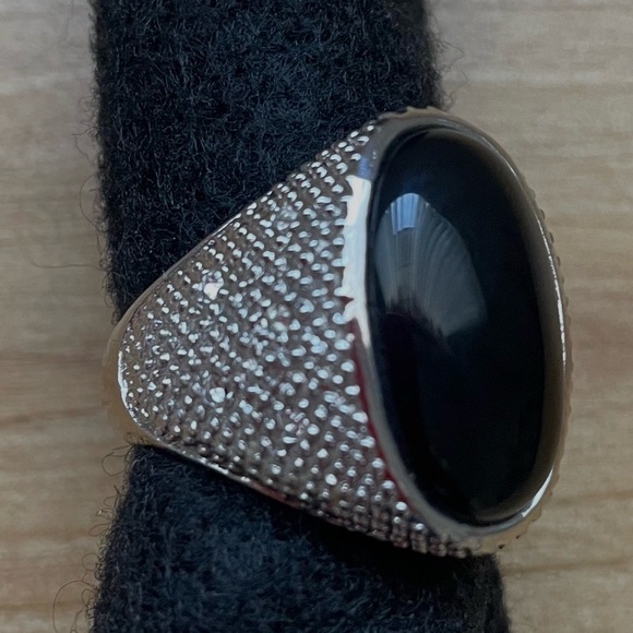 Silver Ring with Black Stone With Small Rhinestones At The Sides.  Size 9 - Picture 12 of 12